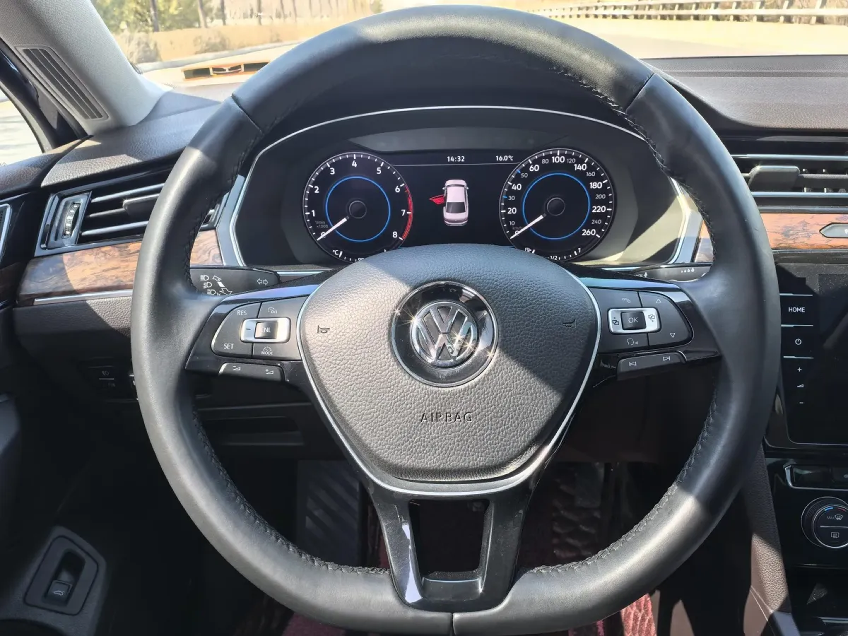 2018 Volkswagen Magotan 1.8T 180HP L4 7DCT,autocango,china used car exporter,china ev exporter,chinese used car exporter,chinese used ev exporter