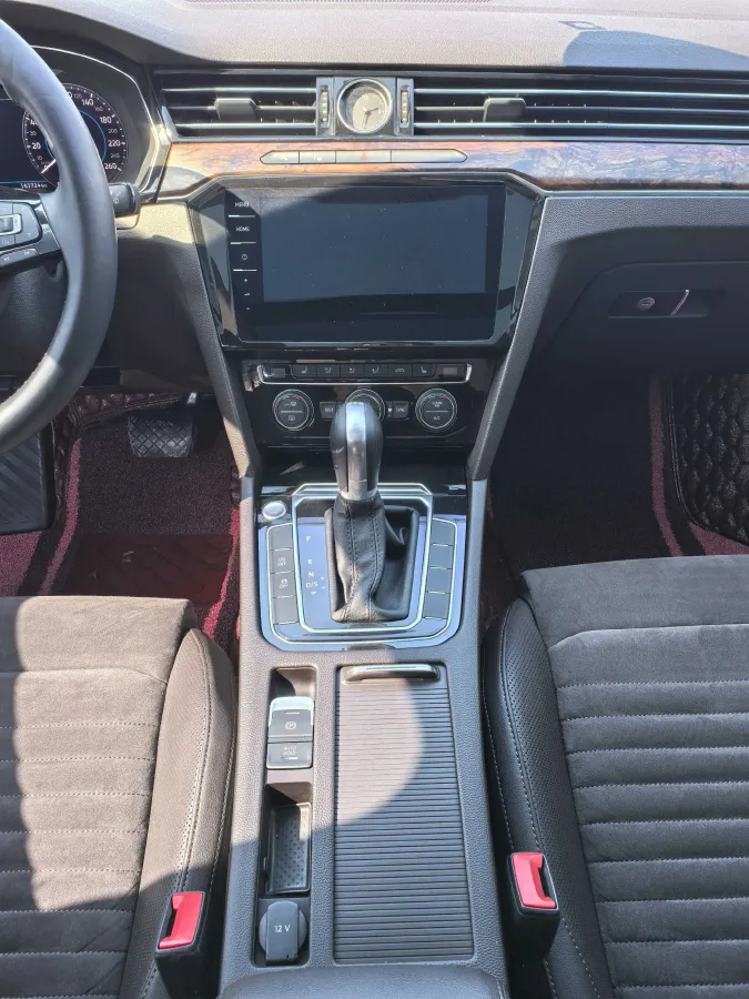 2018 Volkswagen Magotan 1.8T 180HP L4 7DCT,autocango,china used car exporter,china ev exporter,chinese used car exporter,chinese used ev exporter