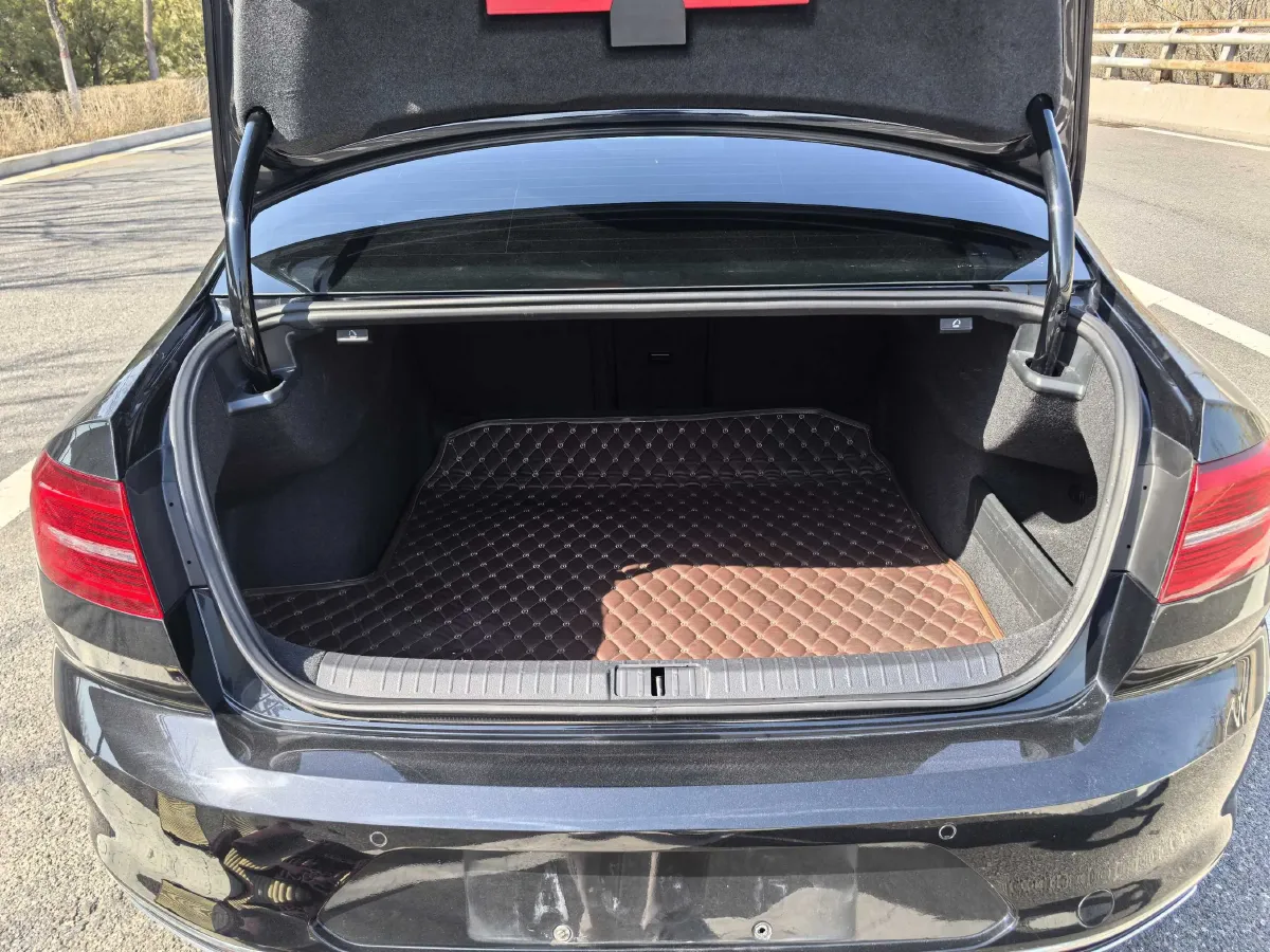 2018 Volkswagen Magotan 1.8T 180HP L4 7DCT,autocango,china used car exporter,china ev exporter,chinese used car exporter,chinese used ev exporter