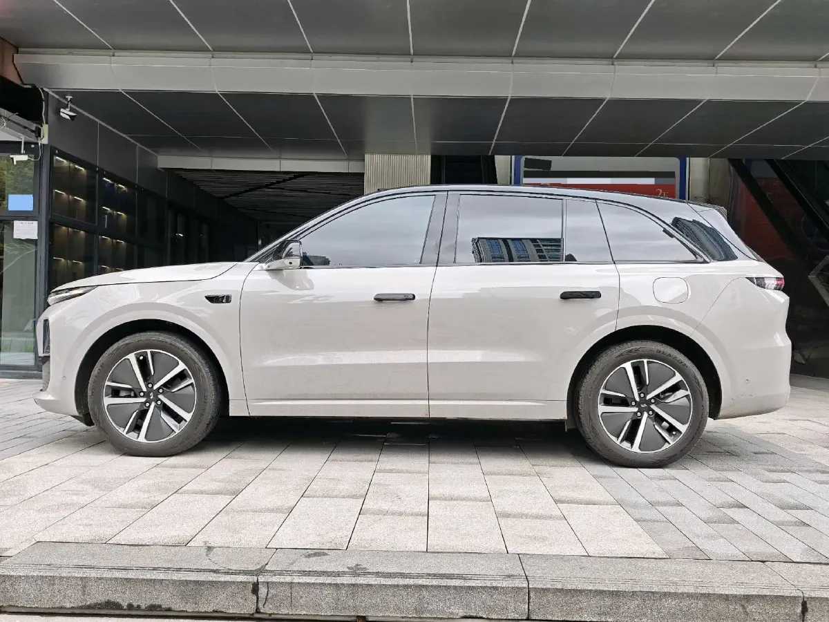 2024 Li L6 Range Extended 154HP L4 REEV 36.8KWH,autocango,china used car exporter,china ev exporter,chinese used car exporter,chinese used ev exporter