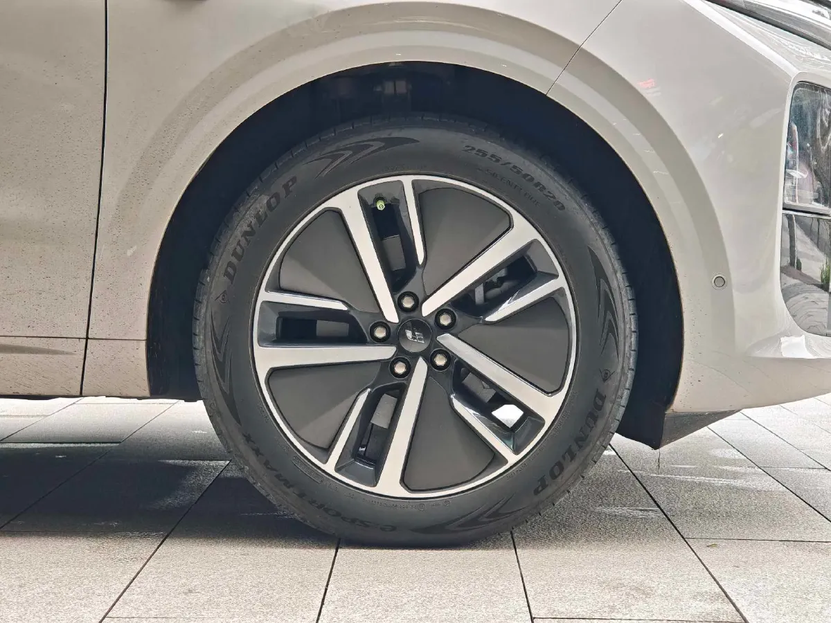 2024 Li L6 Range Extended 154HP L4 REEV 36.8KWH,autocango,china used car exporter,china ev exporter,chinese used car exporter,chinese used ev exporter