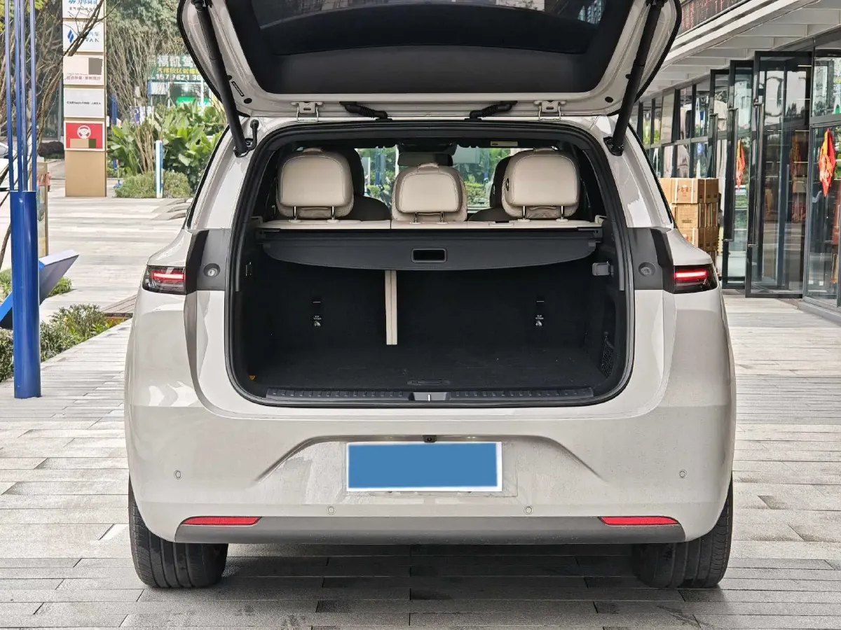 2024 Li L6 Range Extended 154HP L4 REEV 36.8KWH,autocango,china used car exporter,china ev exporter,chinese used car exporter,chinese used ev exporter