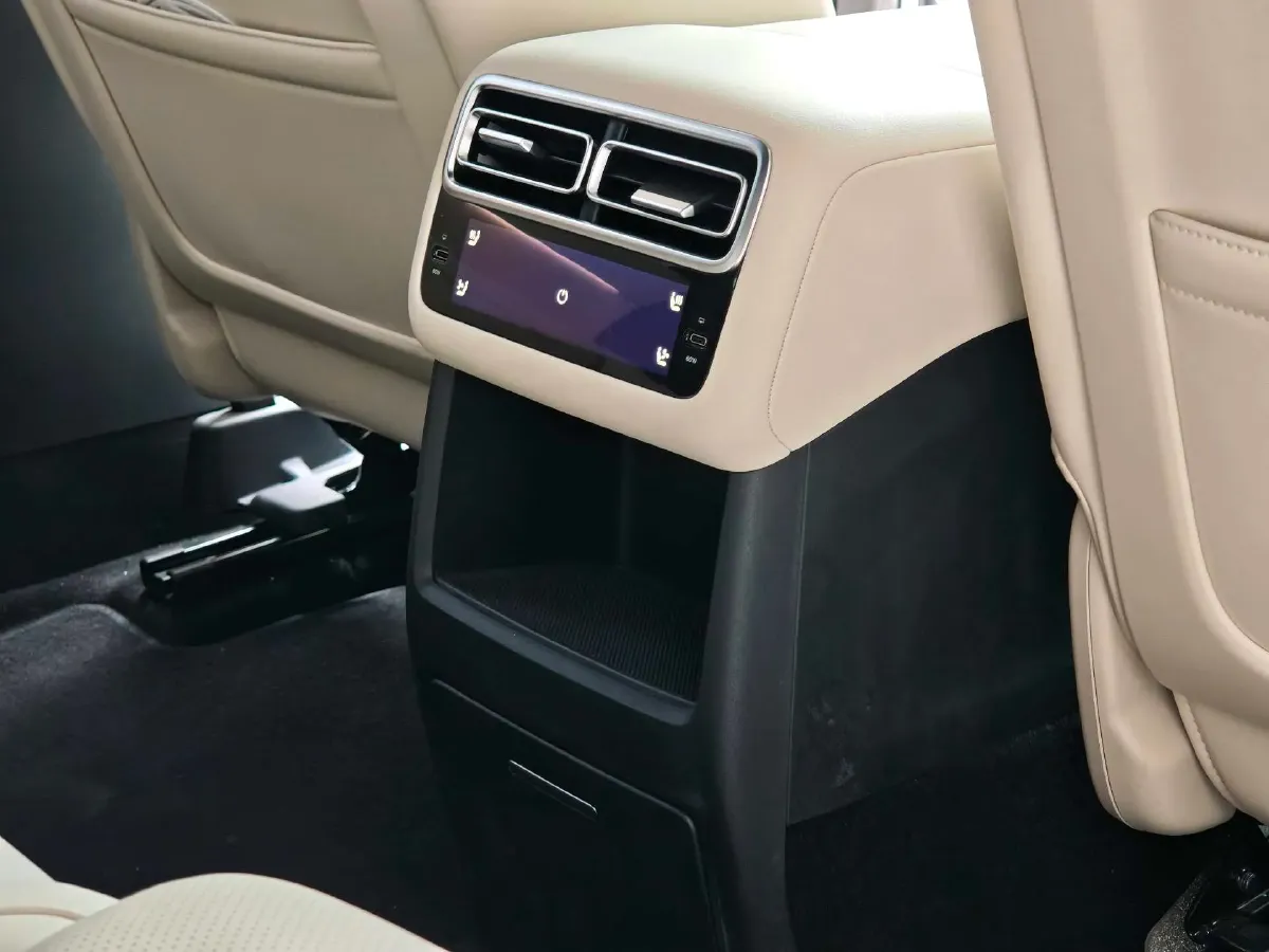 2024 Li L6 Range Extended 154HP L4 REEV 36.8KWH,autocango,china used car exporter,china ev exporter,chinese used car exporter,chinese used ev exporter