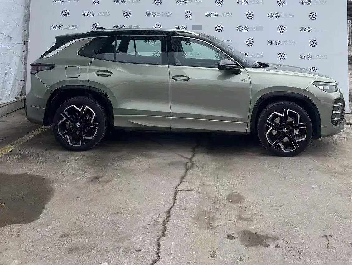 2025 Volkswagen Tayron 2.0T 220HP L4 7DCT,autocango,china used car exporter,china ev exporter,chinese used car exporter,chinese used ev exporter