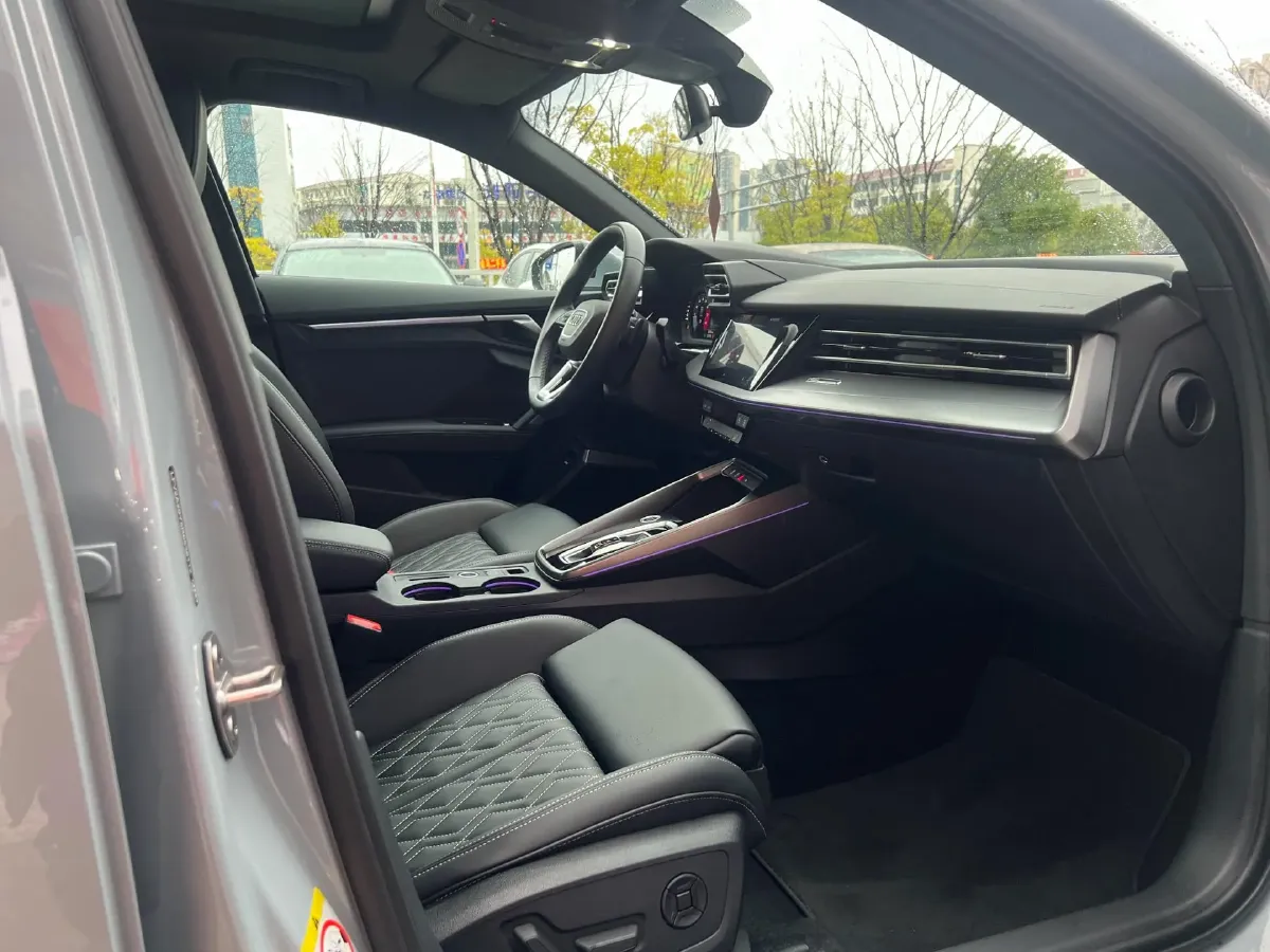 2025 Audi A3 1.5T 160HP L4 7DCT,autocango,china used car exporter,china ev exporter,chinese used car exporter,chinese used ev exporter