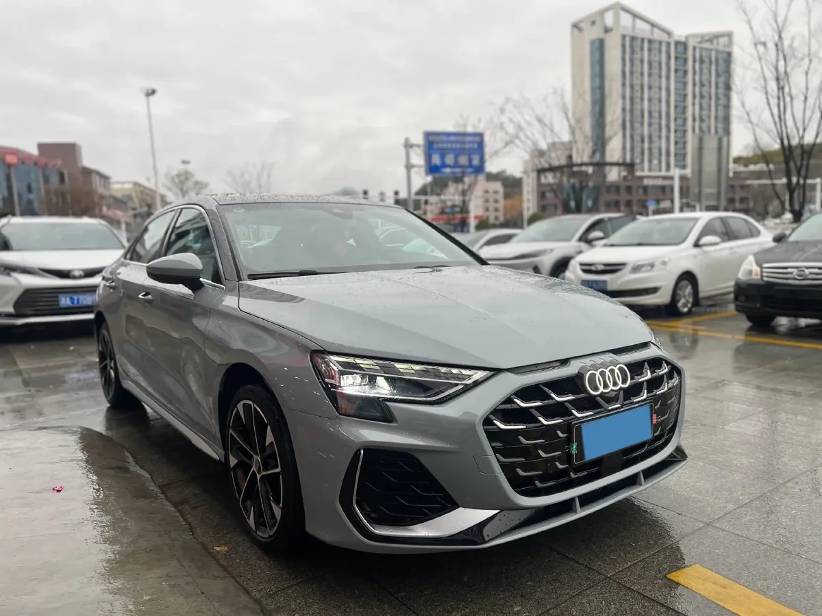 2025 Audi A3 1.5T 160HP L4 7DCT,autocango,china used car exporter,china ev exporter,chinese used car exporter,chinese used ev exporter