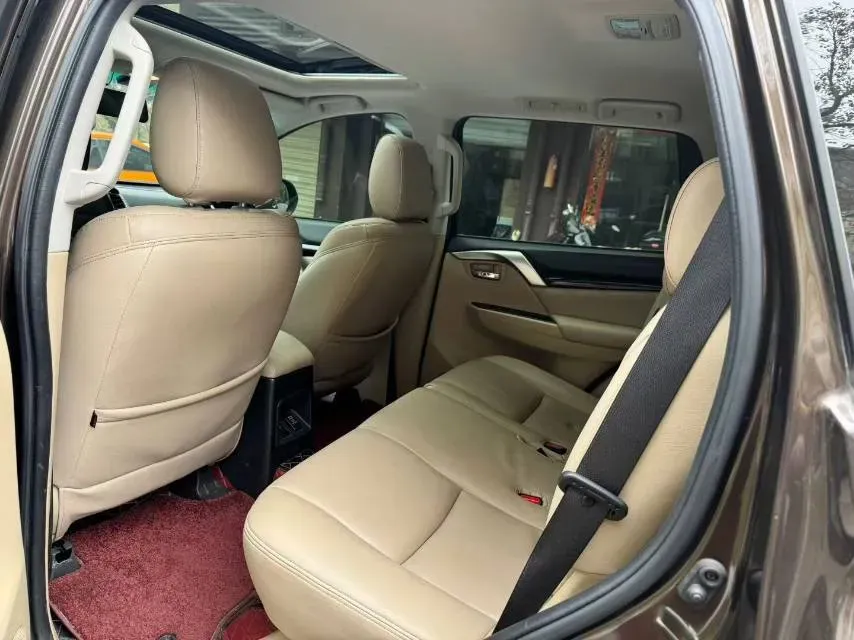 2019 Mitsubishi Pajero 3.0L 209HP V6 8AT,autocango,china used car exporter,china ev exporter,chinese used car exporter,chinese used ev exporter