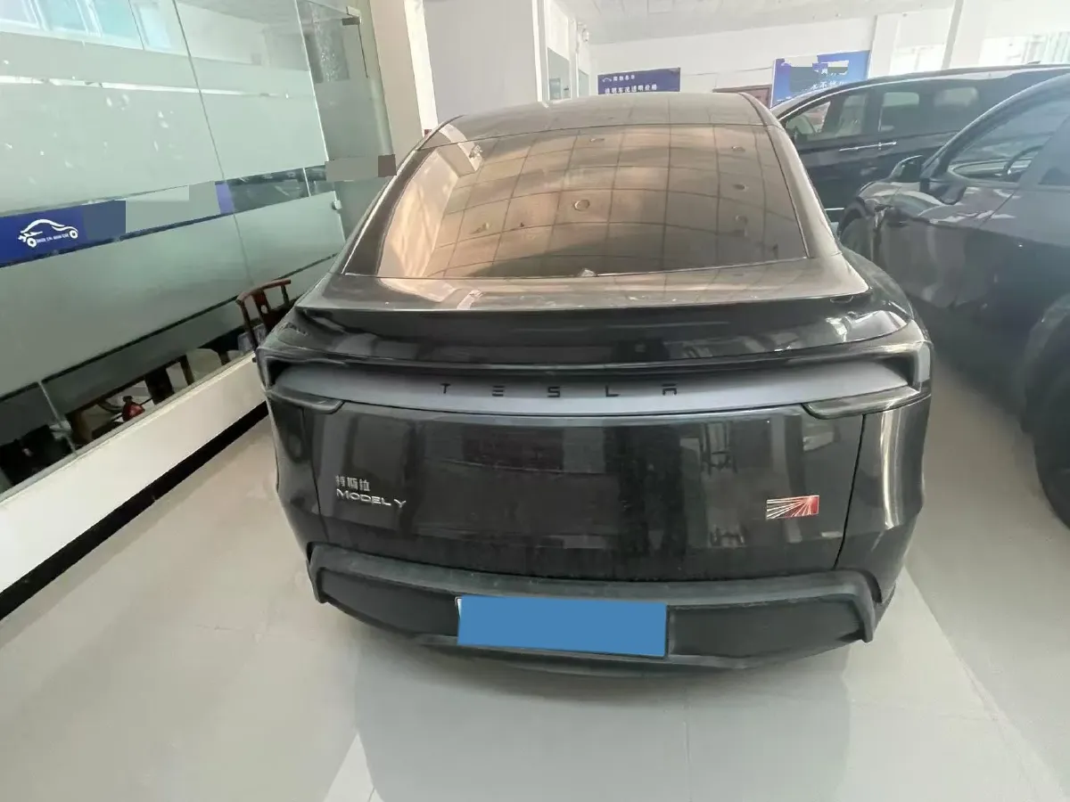 2025 Tesla Model Y BEV 62.5KWH,autocango,china used car exporter,china ev exporter,chinese used car exporter,chinese used ev exporter