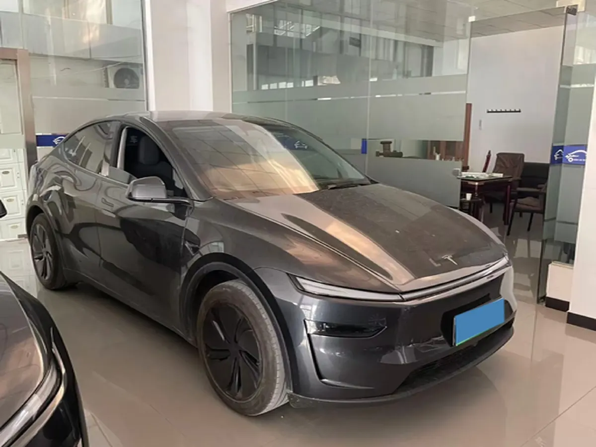 2025 Tesla Model Y BEV 62.5KWH,autocango,china used car exporter,china ev exporter,chinese used car exporter,chinese used ev exporter