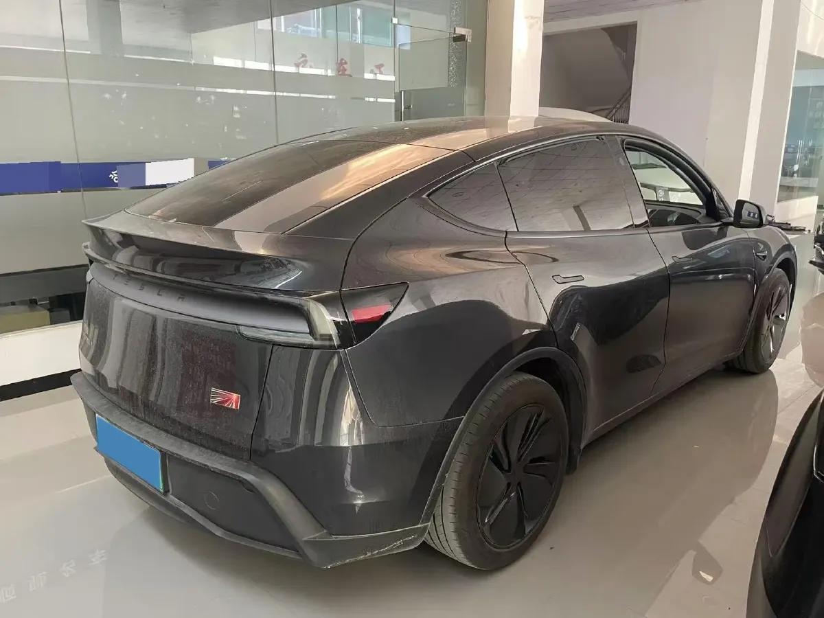 2025 Tesla Model Y BEV 62.5KWH,autocango,china used car exporter,china ev exporter,chinese used car exporter,chinese used ev exporter