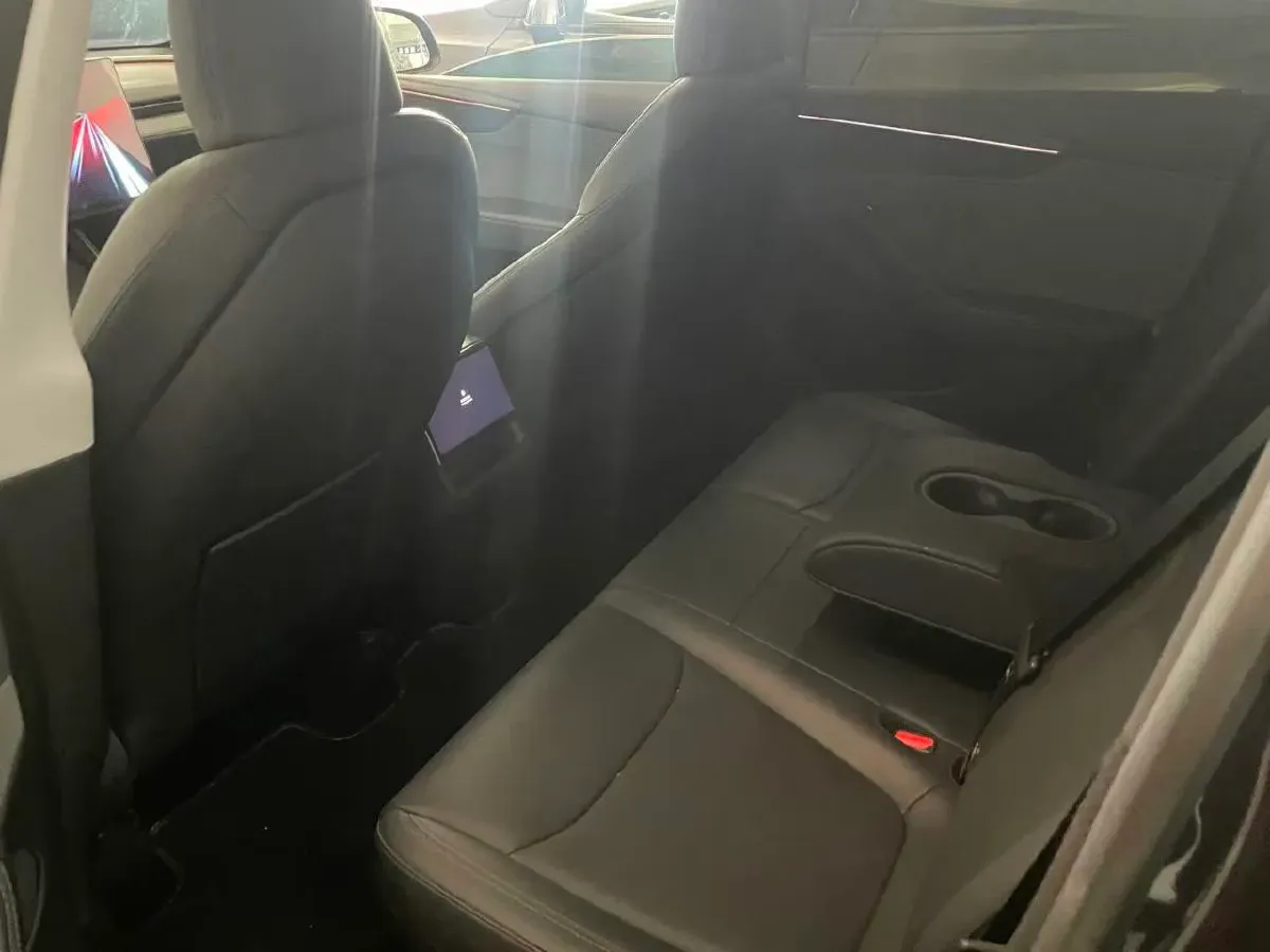 2025 Tesla Model Y BEV 62.5KWH,autocango,china used car exporter,china ev exporter,chinese used car exporter,chinese used ev exporter