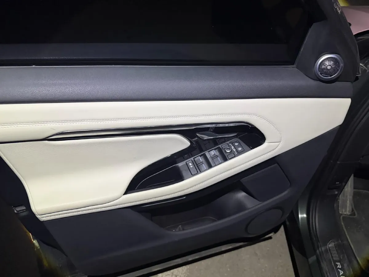 2021 Land Rover Range Rover Evoque 2.0T 249HP L4 9AT,autocango,china used car exporter,china ev exporter,chinese used car exporter,chinese used ev exporter