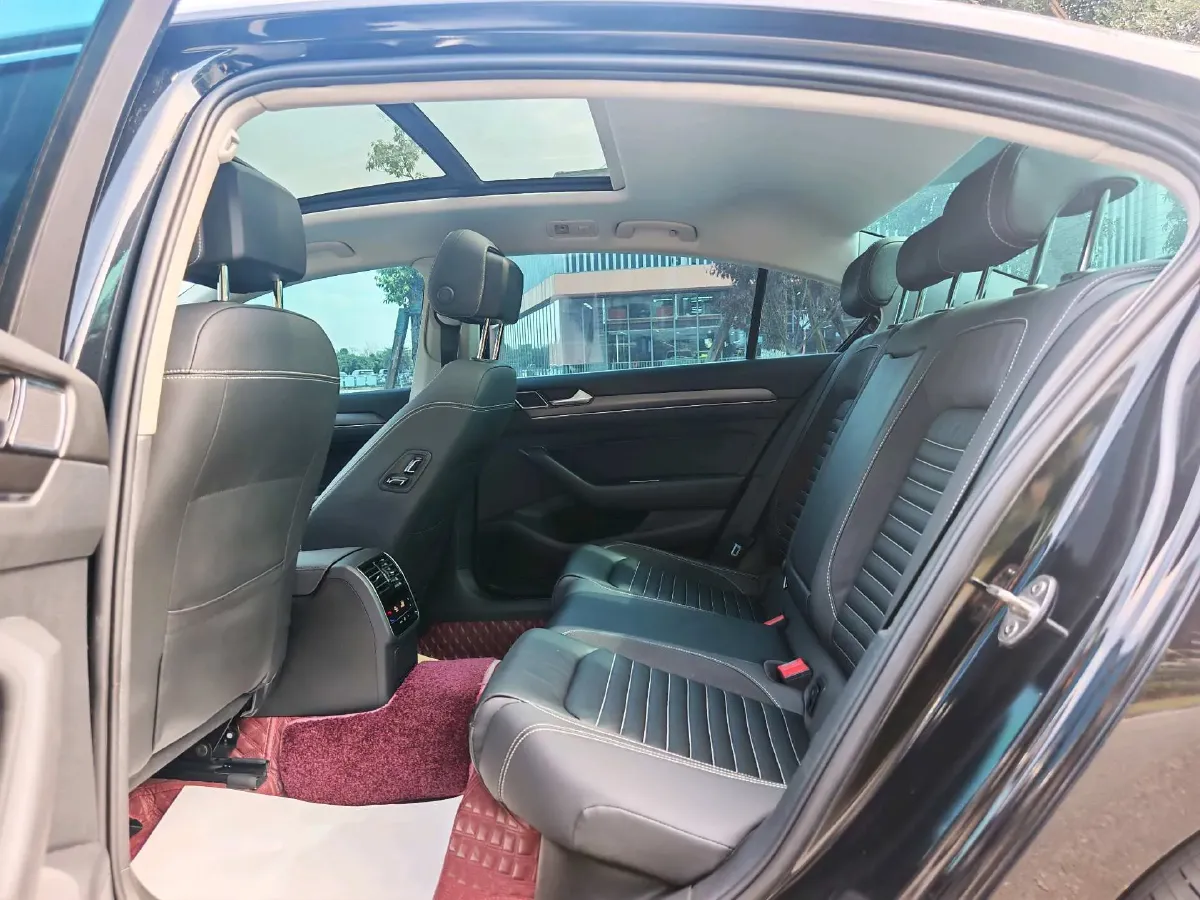 2020 Volkswagen Magotan 2.0T 186HP L4 7DCT,autocango,china used car exporter,china ev exporter,chinese used car exporter,chinese used ev exporter