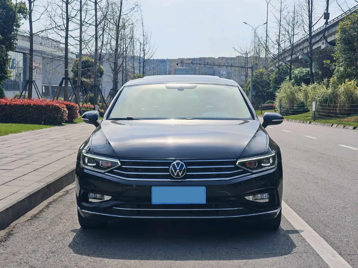 2020 Volkswagen Magotan 2.0T 186HP L4 7DCT,autocango,china used car exporter,china ev exporter,chinese used car exporter,chinese used ev exporter