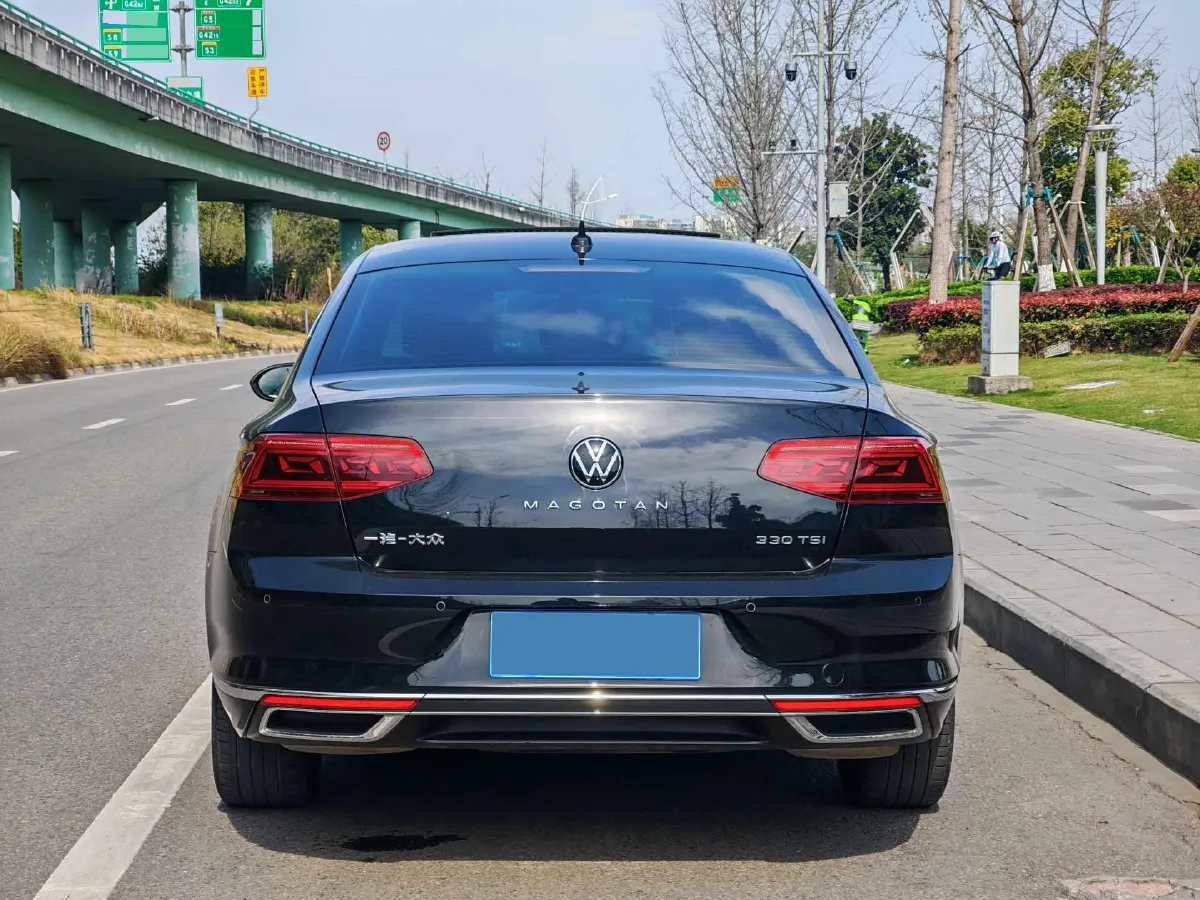 2020 Volkswagen Magotan 2.0T 186HP L4 7DCT,autocango,china used car exporter,china ev exporter,chinese used car exporter,chinese used ev exporter