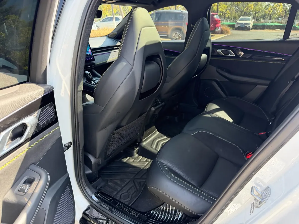 2023 LYNK&CO 03 2.0T 254HP L4 7DCT,autocango,china used car exporter,china ev exporter,chinese used car exporter,chinese used ev exporter