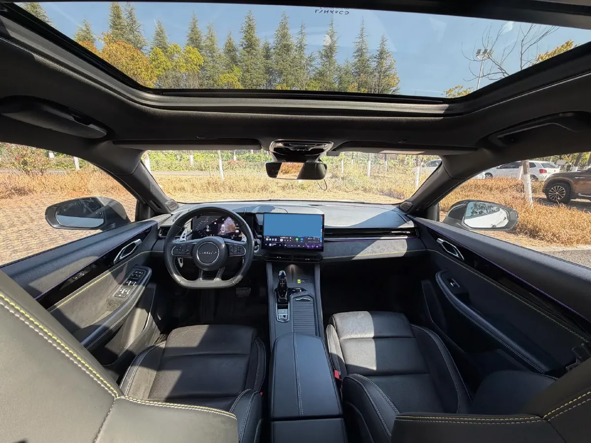 2023 LYNK&CO 03 2.0T 254HP L4 7DCT,autocango,china used car exporter,china ev exporter,chinese used car exporter,chinese used ev exporter