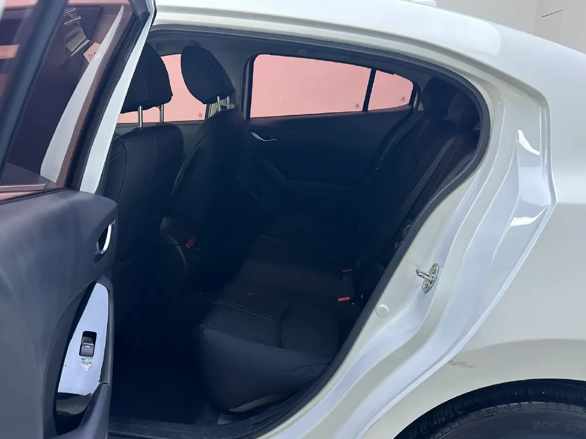 2017 Mazda 3 Axela 1.5L 117HP L4 6AT,autocango,china used car exporter,china ev exporter,chinese used car exporter,chinese used ev exporter