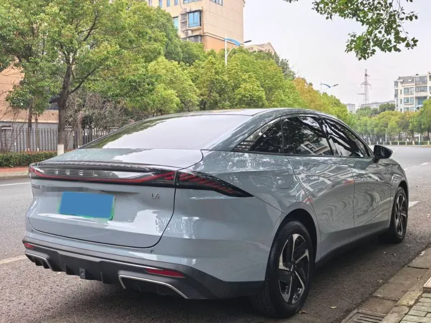 2023 Geely Galaxy L6 1.5T 163HP L4 3DHT PHEV,autocango,china used car exporter,china ev exporter,chinese used car exporter,chinese used ev exporter