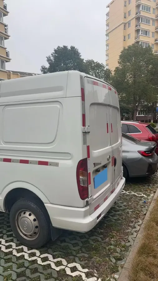 2023 MAXUS XinTu V80 2.0T 127HP L4 6MT,autocango,china used car exporter,china ev exporter,chinese used car exporter,chinese used ev exporter