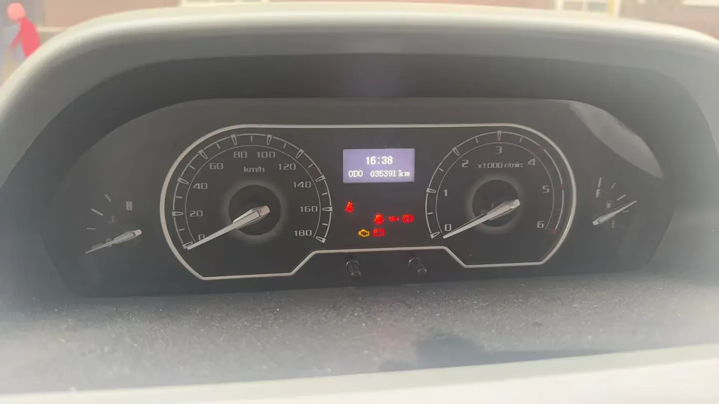 2023 MAXUS XinTu V80 2.0T 127HP L4 6MT,autocango,china used car exporter,china ev exporter,chinese used car exporter,chinese used ev exporter