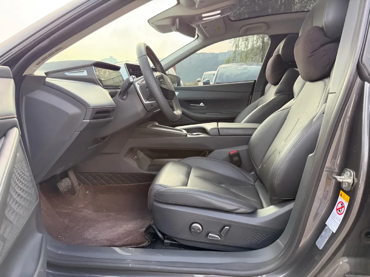 2022 DongFeng Forthing LingZhi EV BEV 68.4KWH,autocango,china used car exporter,china ev exporter,chinese used car exporter,chinese used ev exporter