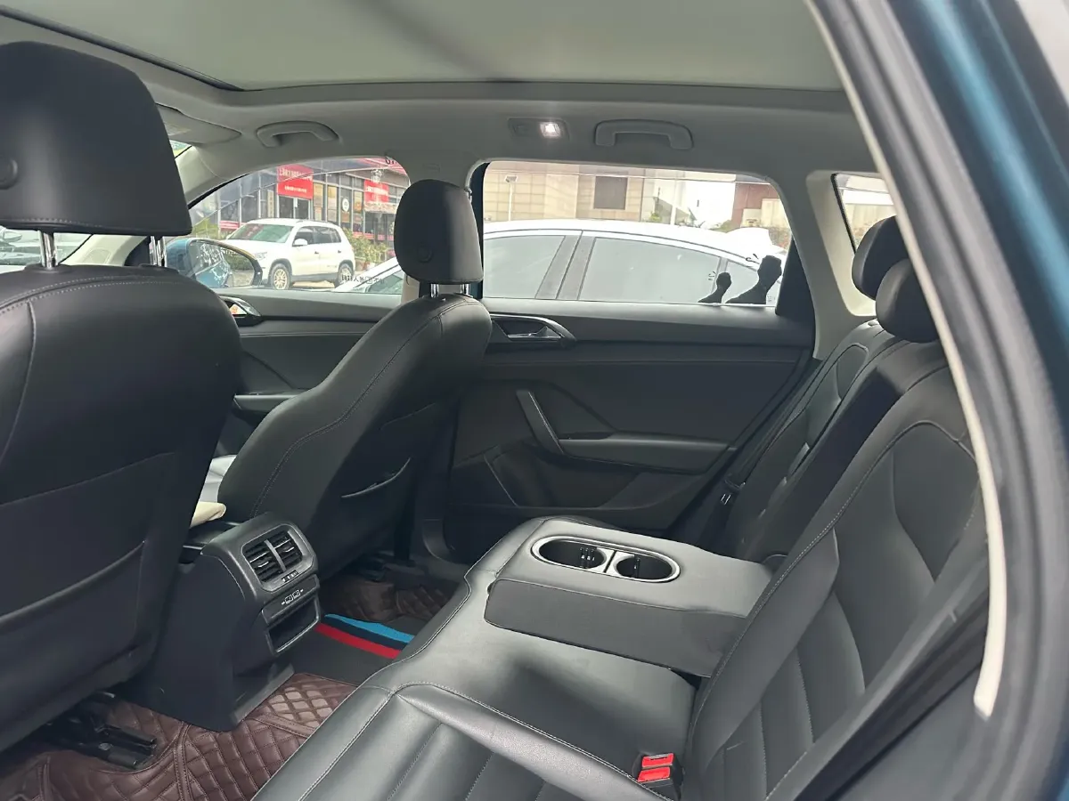 2019 MINI MINI 1.5T 102HP L3 7DCT,autocango,china used car exporter,china ev exporter,chinese used car exporter,chinese used ev exporter