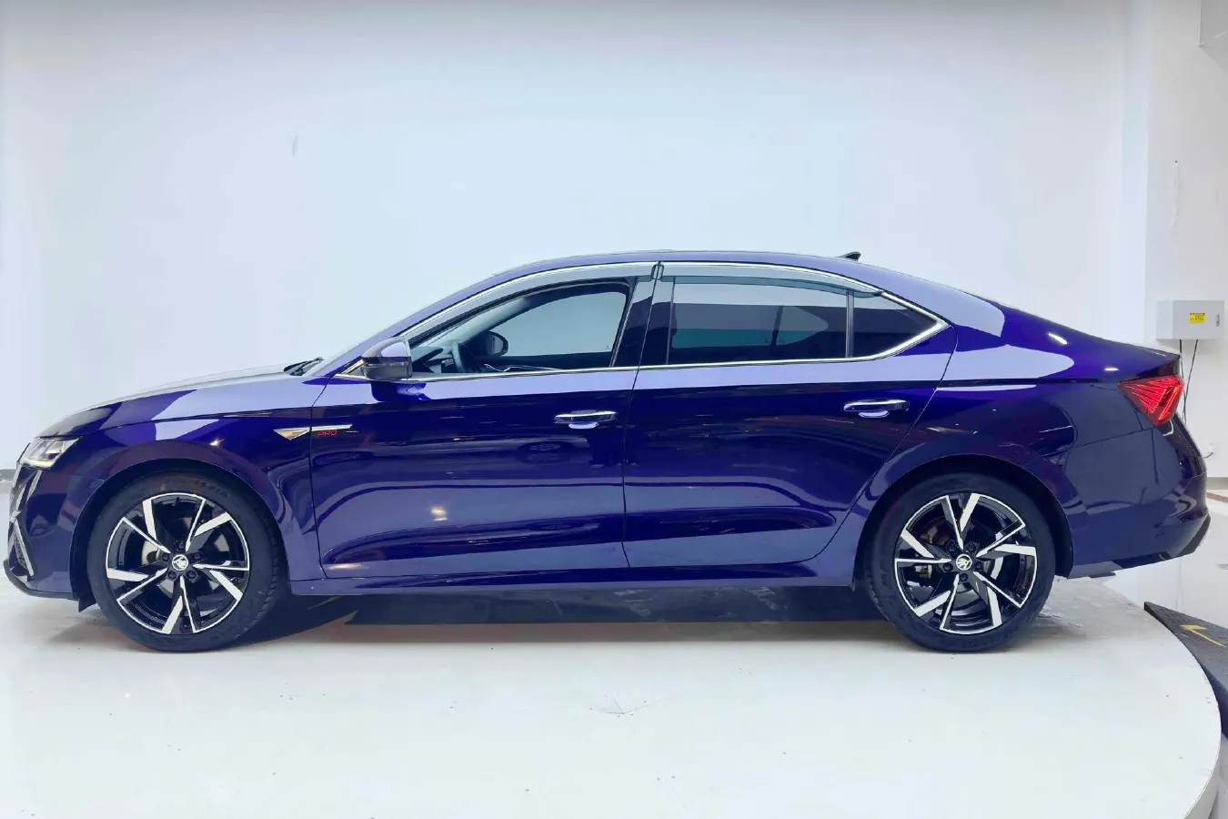 2022 Skoda Octavia 1.4T 150HP L4 7DCT,autocango,china used car exporter,china ev exporter,chinese used car exporter,chinese used ev exporter