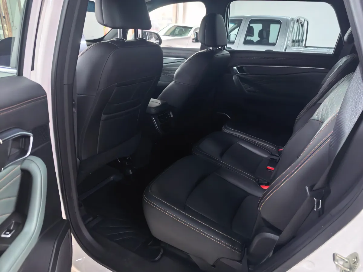 2024 Geely Okavango L 2.0T 218HP L4 7DCT,autocango,china used car exporter,china ev exporter,chinese used car exporter,chinese used ev exporter