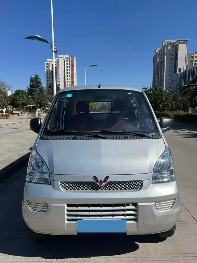 2020 WuLing RongGuang 1.5L 99HP L4 5MT,autocango,china used car exporter,china ev exporter,chinese used car exporter,chinese used ev exporter