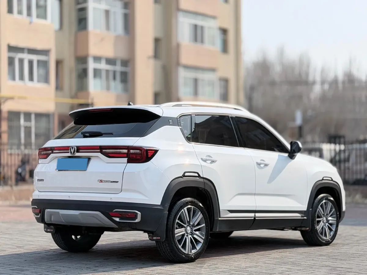 2019 ChangAn CS35 Plus 1.6L 128HP L4 5MT,autocango,china used car exporter,china ev exporter,chinese used car exporter,chinese used ev exporter