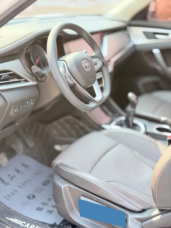 2019 ChangAn CS35 Plus 1.6L 128HP L4 5MT,autocango,china used car exporter,china ev exporter,chinese used car exporter,chinese used ev exporter