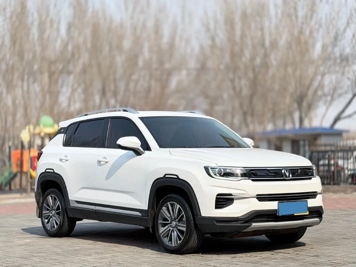 2019 ChangAn CS35 Plus 1.6L 128HP L4 5MT,autocango,china used car exporter,china ev exporter,chinese used car exporter,chinese used ev exporter