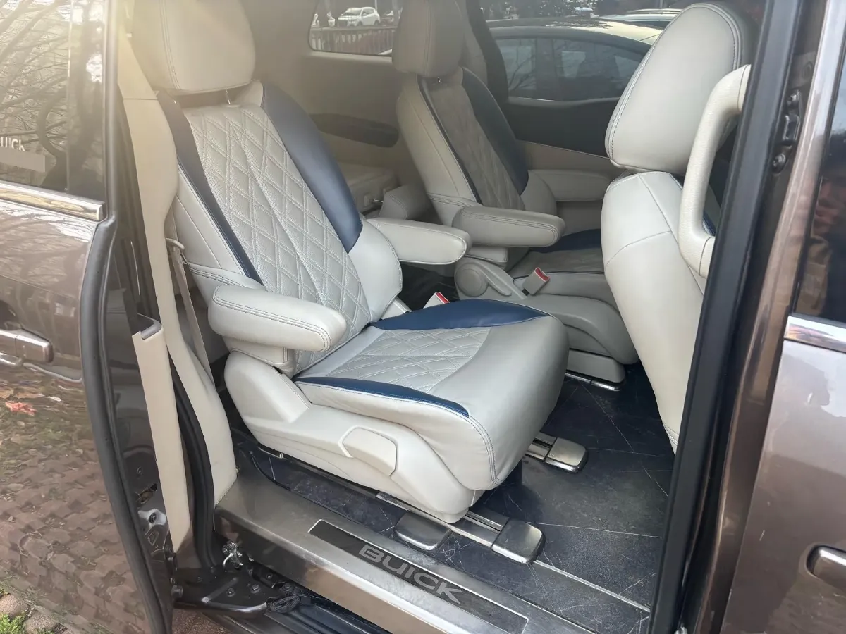 2021 Buick GL8 2.0T 237HP L4 9AT,autocango,china used car exporter,china ev exporter,chinese used car exporter,chinese used ev exporter