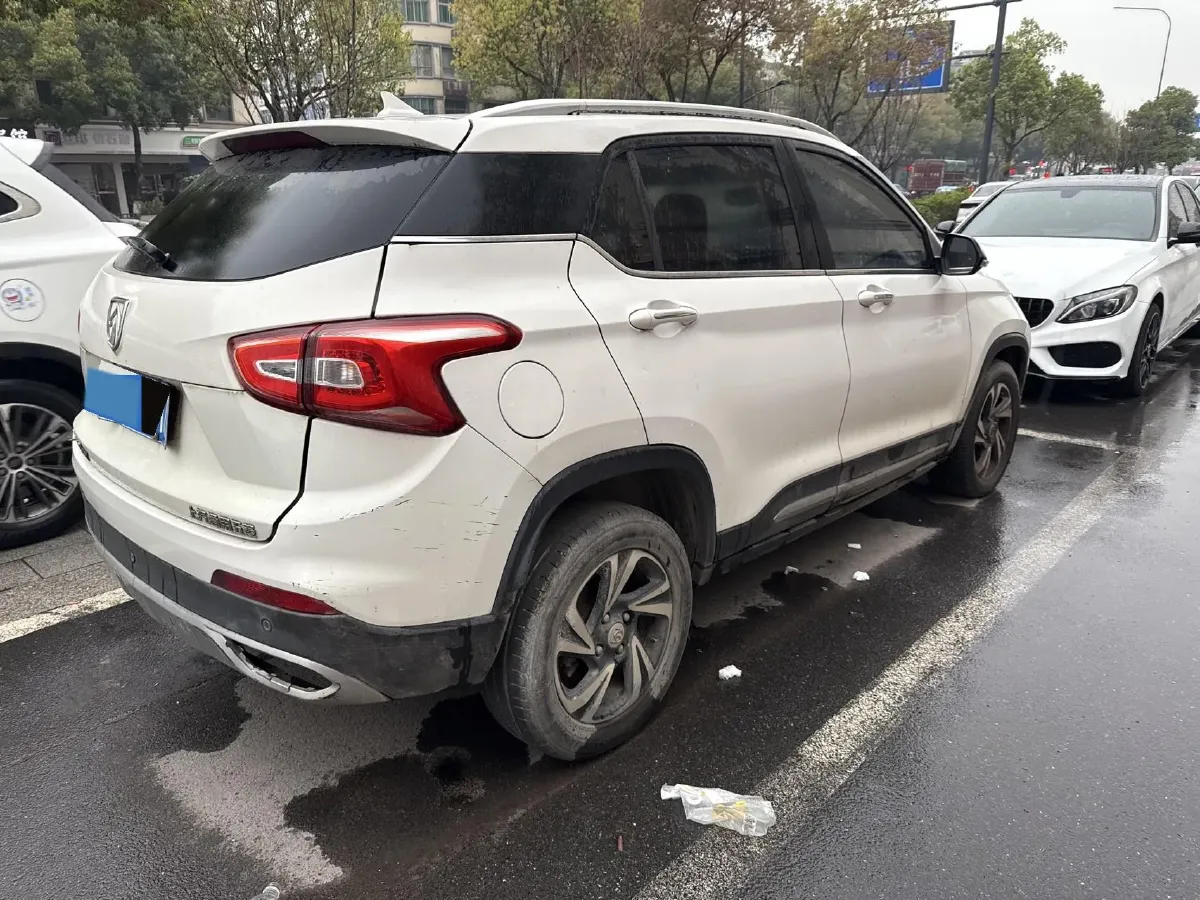 2017 HaiMa S5 Young Edition 1.6L 122HP L4 5MT,autocango,china used car exporter,china ev exporter,chinese used car exporter,chinese used ev exporter