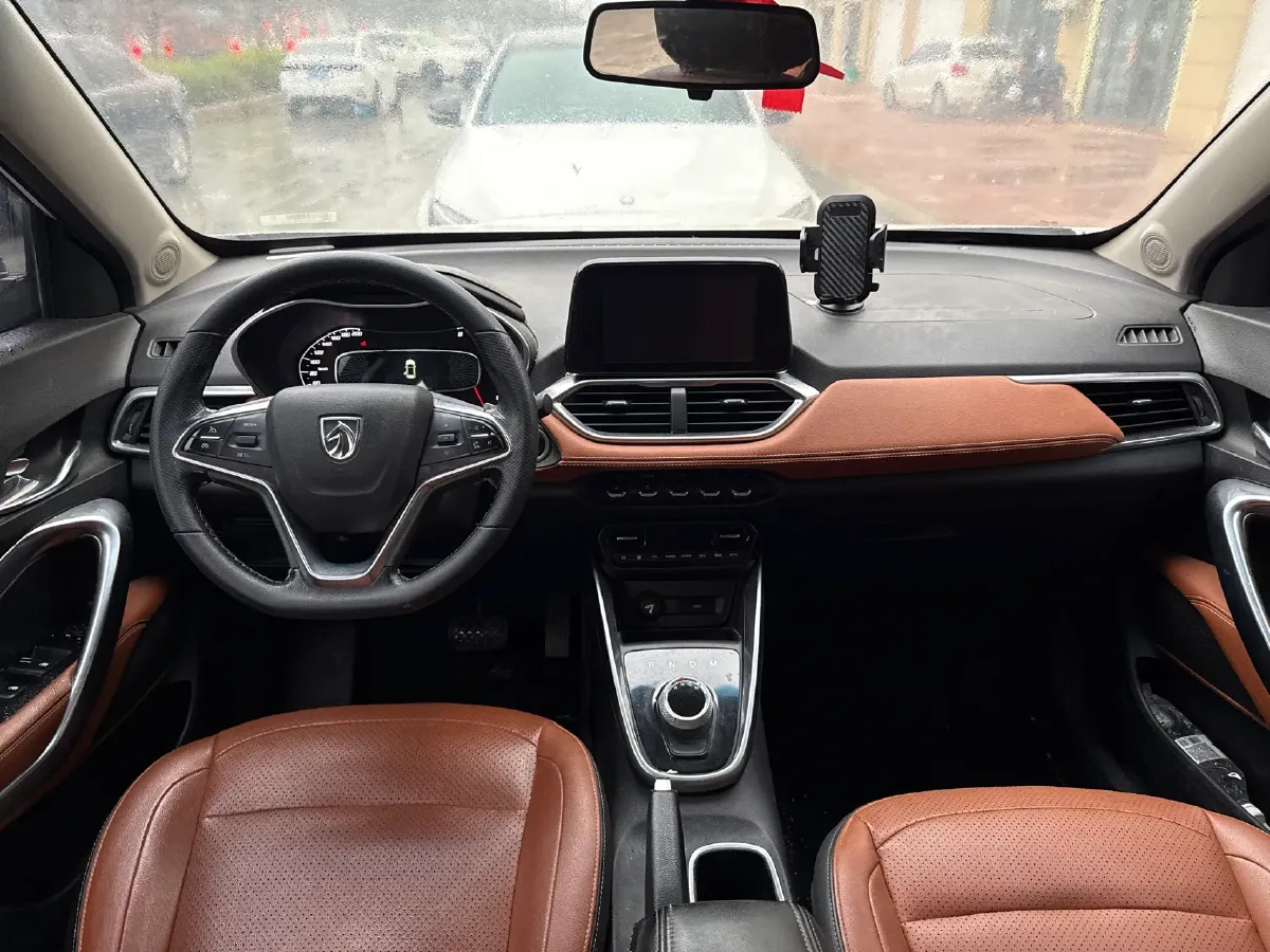 2017 HaiMa S5 Young Edition 1.6L 122HP L4 5MT,autocango,china used car exporter,china ev exporter,chinese used car exporter,chinese used ev exporter