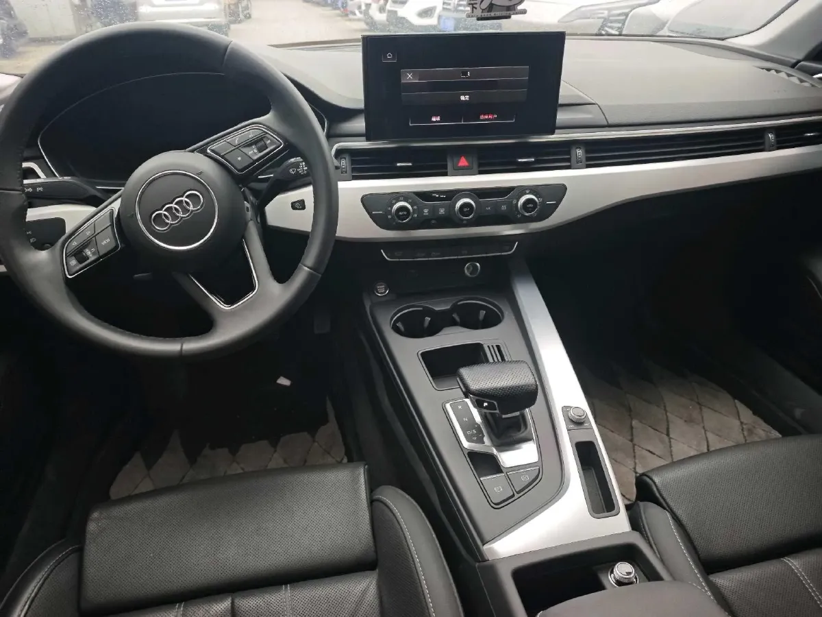 2023 Audi A4L 2.0T 190HP L4 7DCT,autocango,china used car exporter,china ev exporter,chinese used car exporter,chinese used ev exporter