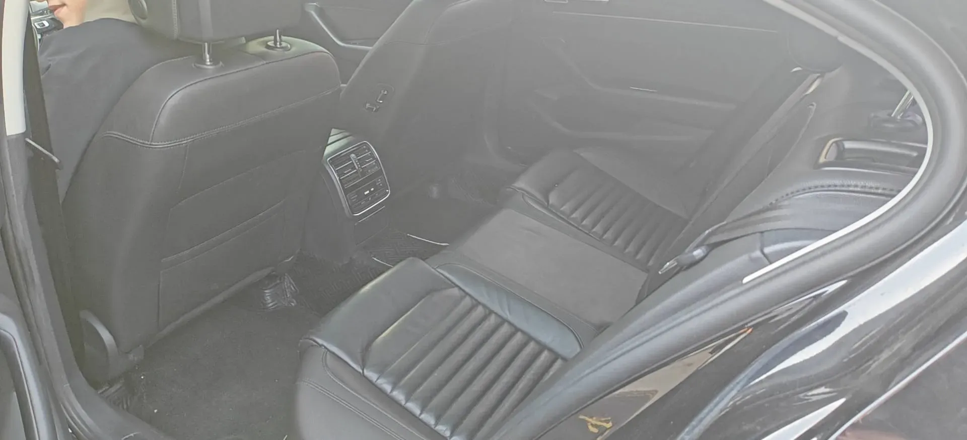 2018 Volkswagen Magotan 1.8T 180HP L4 7DCT,autocango,china used car exporter,china ev exporter,chinese used car exporter,chinese used ev exporter