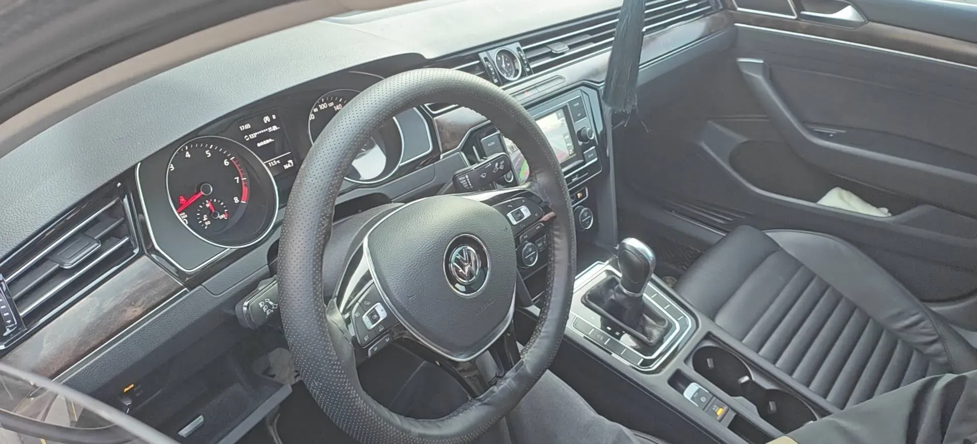 2018 Volkswagen Magotan 1.8T 180HP L4 7DCT,autocango,china used car exporter,china ev exporter,chinese used car exporter,chinese used ev exporter