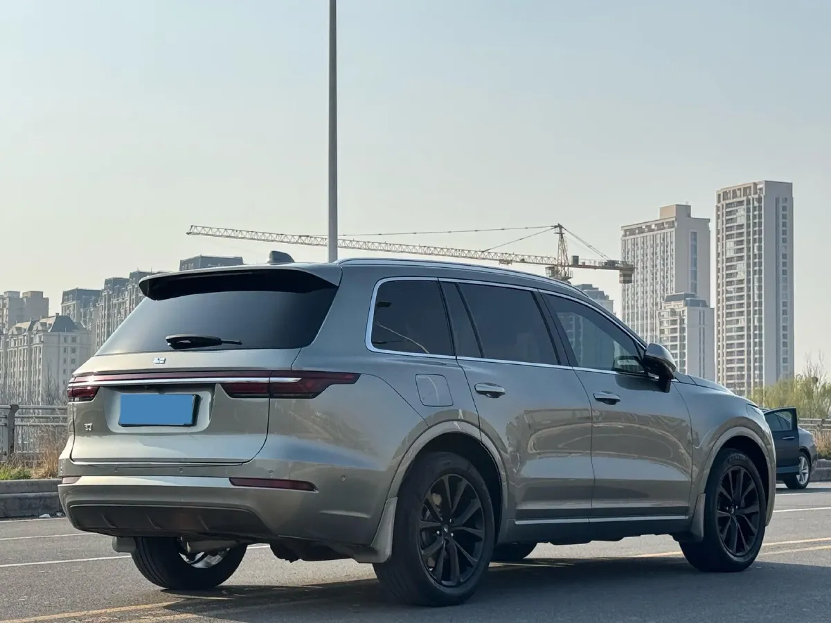 2021 Li ONE Range Extended 131HP REEV 40.5KWH,autocango,china used car exporter,china ev exporter,chinese used car exporter,chinese used ev exporter