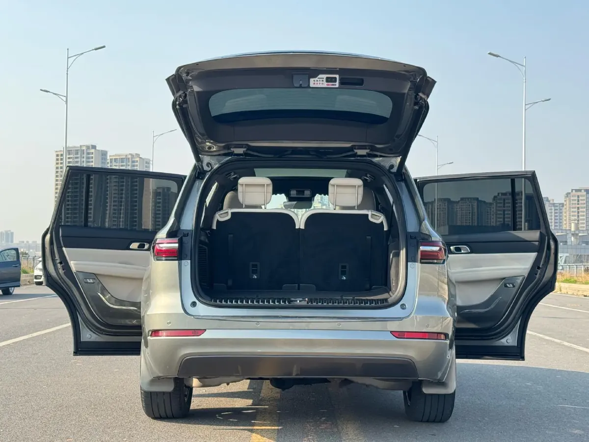 2021 Li ONE Range Extended 131HP REEV 40.5KWH,autocango,china used car exporter,china ev exporter,chinese used car exporter,chinese used ev exporter