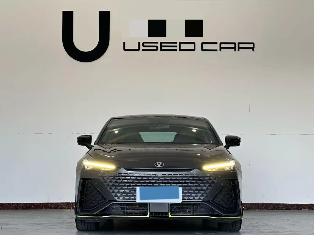2022 ChangAn UNI-V 2.0T 233HP L4 8AT,autocango,china used car exporter,china ev exporter,chinese used car exporter,chinese used ev exporter
