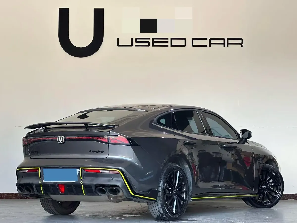 2022 ChangAn UNI-V 2.0T 233HP L4 8AT,autocango,china used car exporter,china ev exporter,chinese used car exporter,chinese used ev exporter