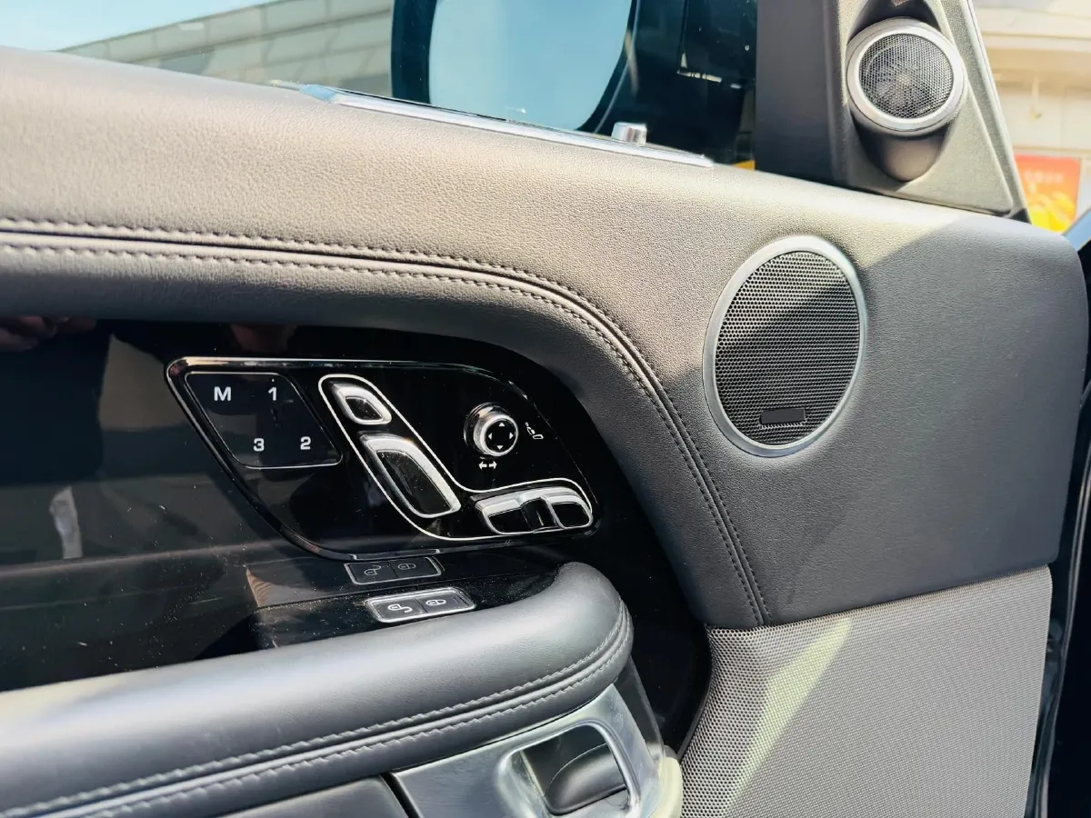 2018 Land Rover Range Rover Evoque 2.0T 241HP L4 9AT,autocango,china used car exporter,china ev exporter,chinese used car exporter,chinese used ev exporter