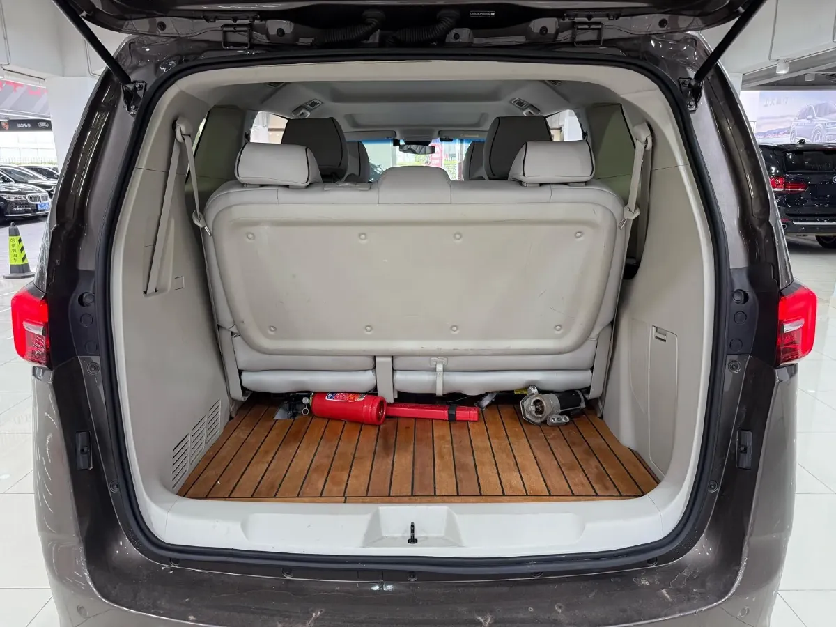 2023 Buick GL8 2.0T 237HP L4 9AT,autocango,china used car exporter,china ev exporter,chinese used car exporter,chinese used ev exporter