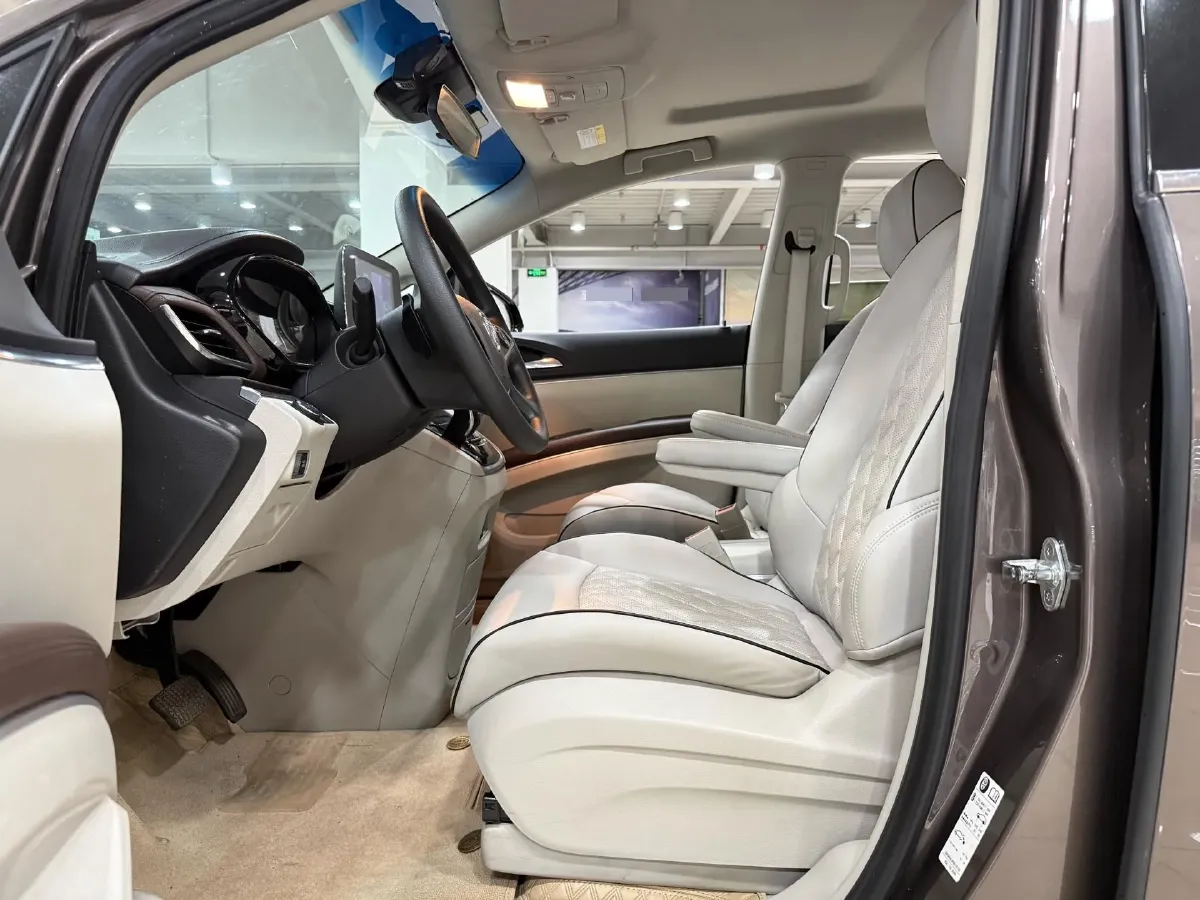 2023 Buick GL8 2.0T 237HP L4 9AT,autocango,china used car exporter,china ev exporter,chinese used car exporter,chinese used ev exporter