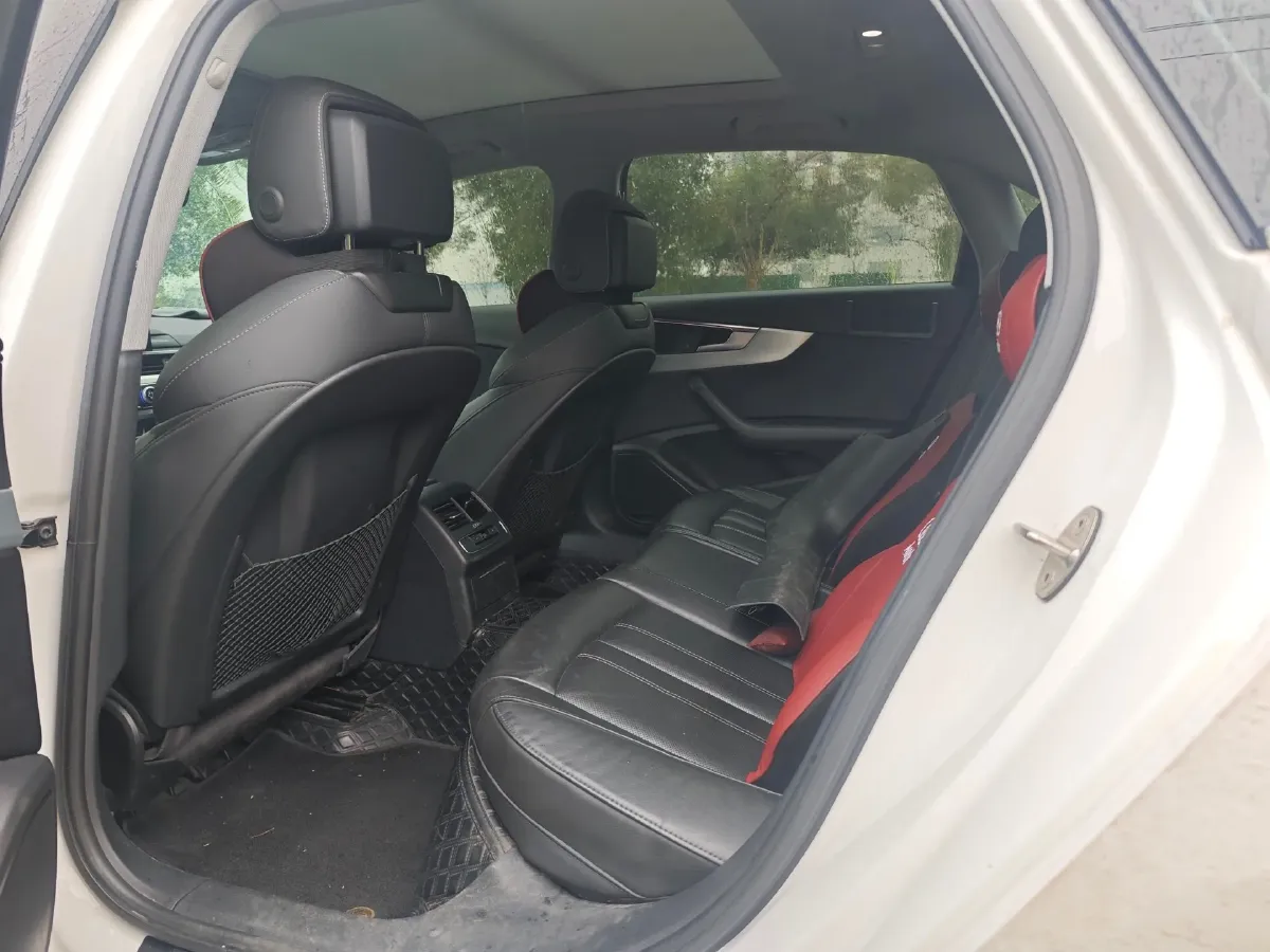 2020 Audi A4L 2.0T 190HP L4 7DCT,autocango,china used car exporter,china ev exporter,chinese used car exporter,chinese used ev exporter