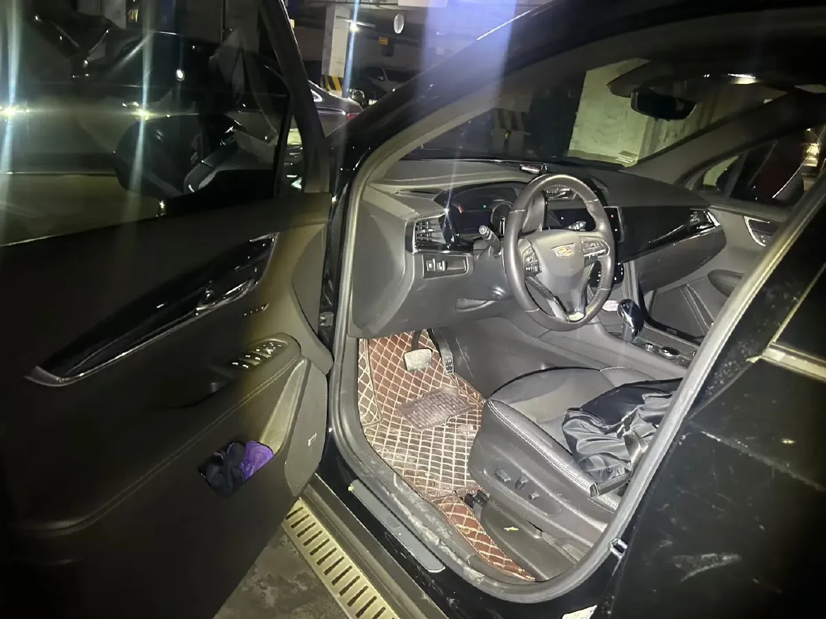 2022 Cadillac XT6 2.0T 237HP L4 9AT,autocango,china used car exporter,china ev exporter,chinese used car exporter,chinese used ev exporter