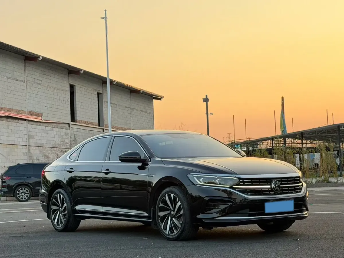 2023 Volkswagen Passat 2.0T 186HP L4 7DCT,autocango,china used car exporter,china ev exporter,chinese used car exporter,chinese used ev exporter