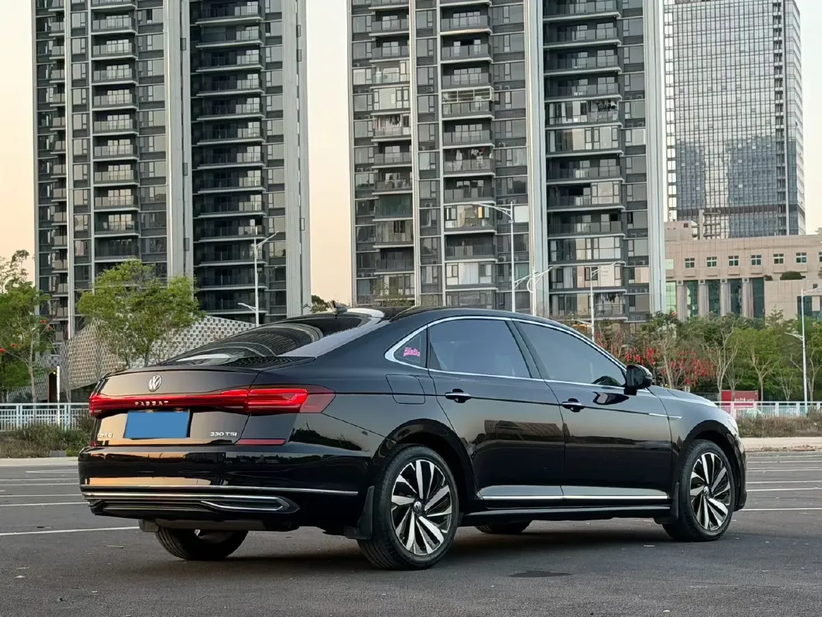 2023 Volkswagen Passat 2.0T 186HP L4 7DCT,autocango,china used car exporter,china ev exporter,chinese used car exporter,chinese used ev exporter